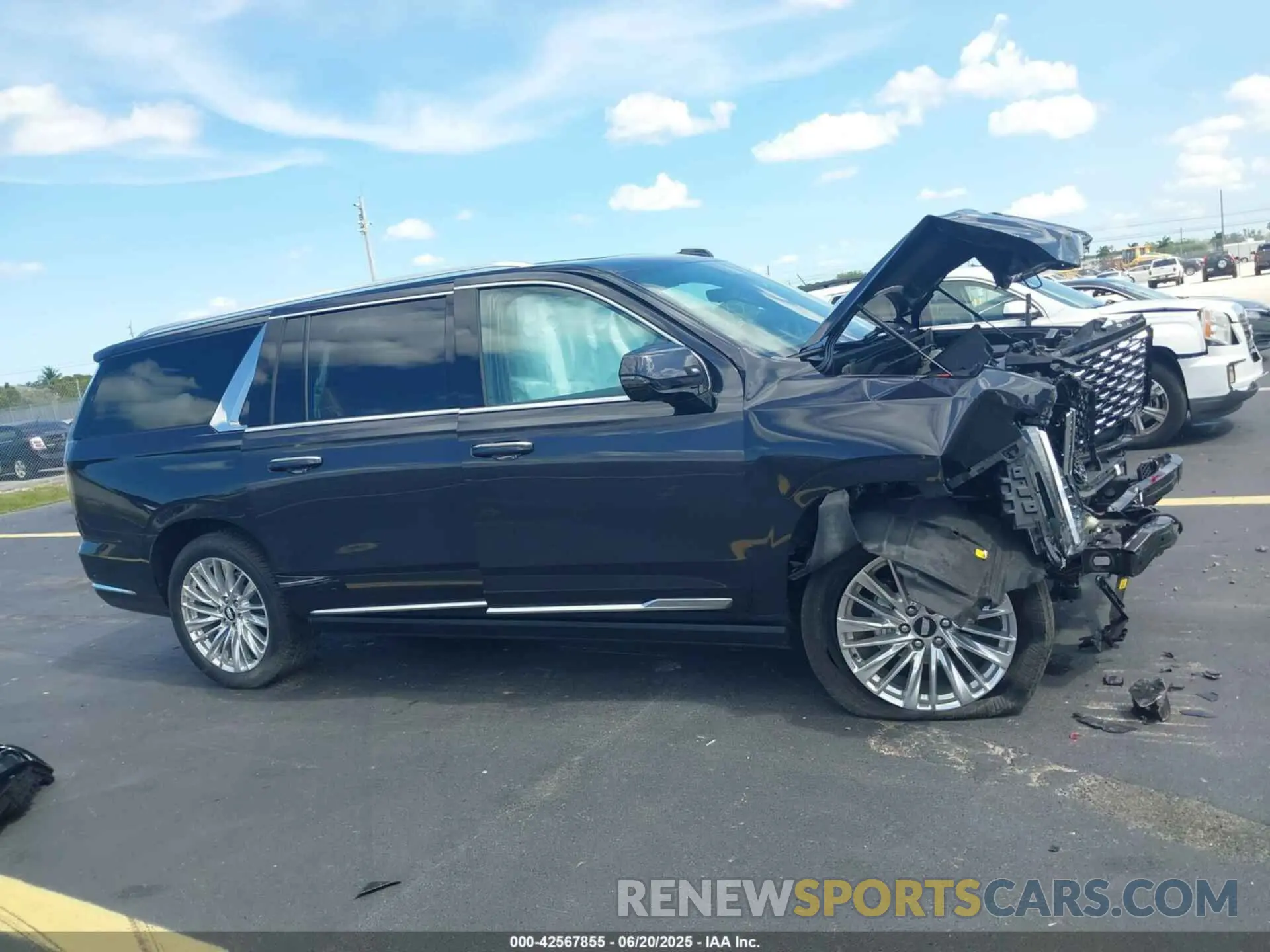 12 Photograph of a damaged car 1GYS8LRL6SR192601 CADILLAC ESCALADE ESV 2025