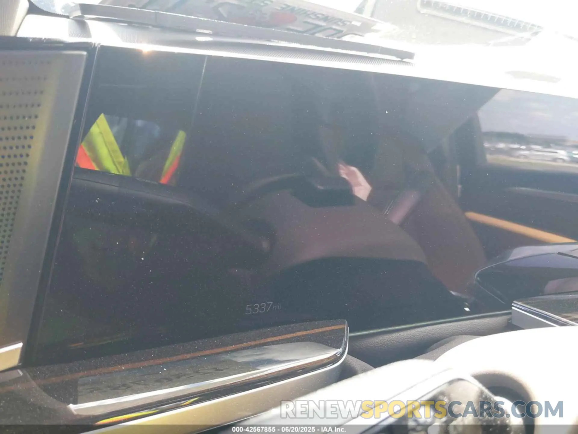 7 Photograph of a damaged car 1GYS8LRL6SR192601 CADILLAC ESCALADE ESV 2025