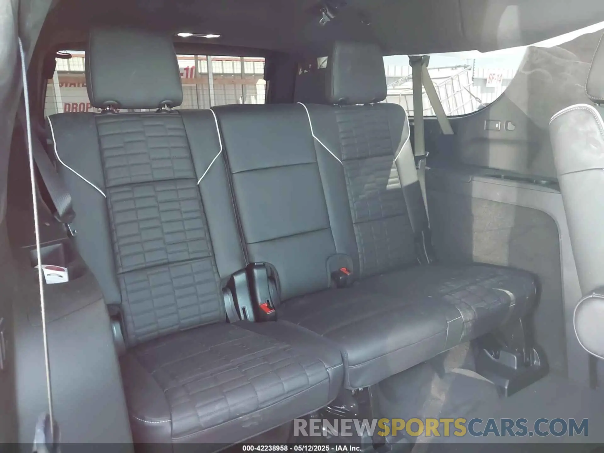 19 Photograph of a damaged car 1GYS8RRL3SR105112 CADILLAC ESCALADE ESV 2025