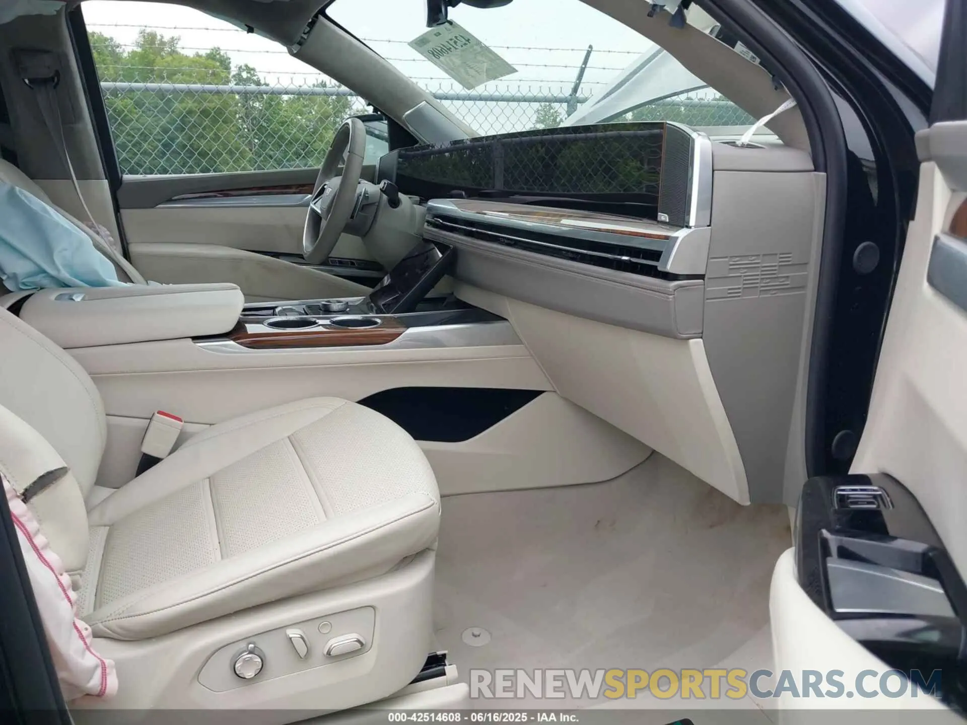 5 Photograph of a damaged car 1GYS9RRL8SR296118 CADILLAC ESCALADE ESV 2025