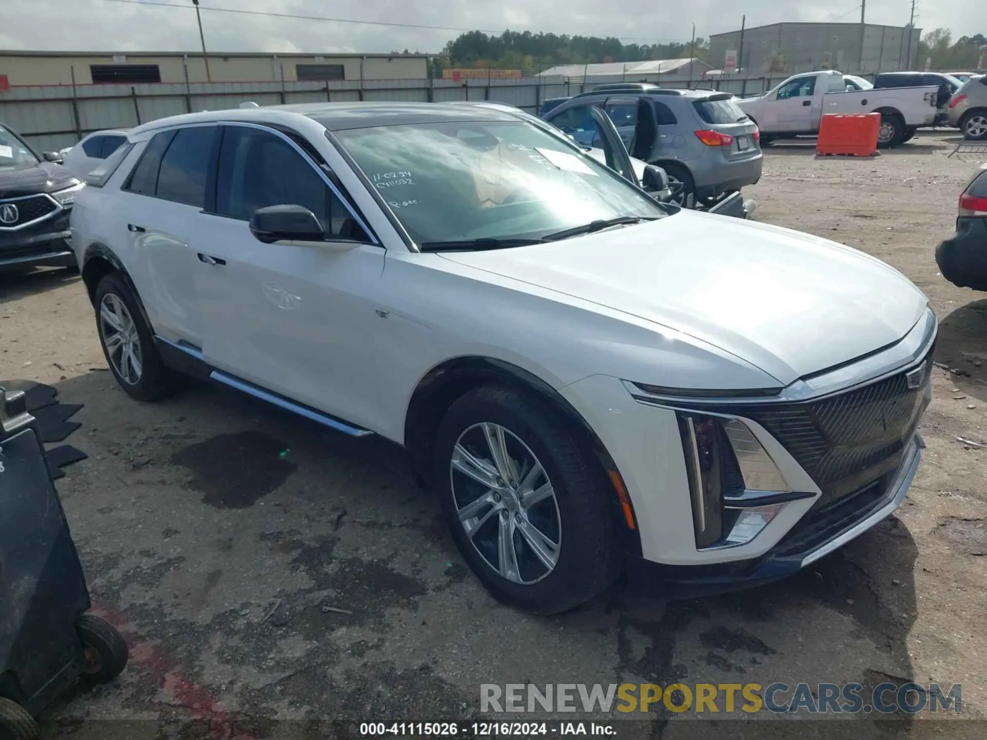 1 Photograph of a damaged car 1GYKPMRK5RZ126406 CADILLAC LYRIQ 2024