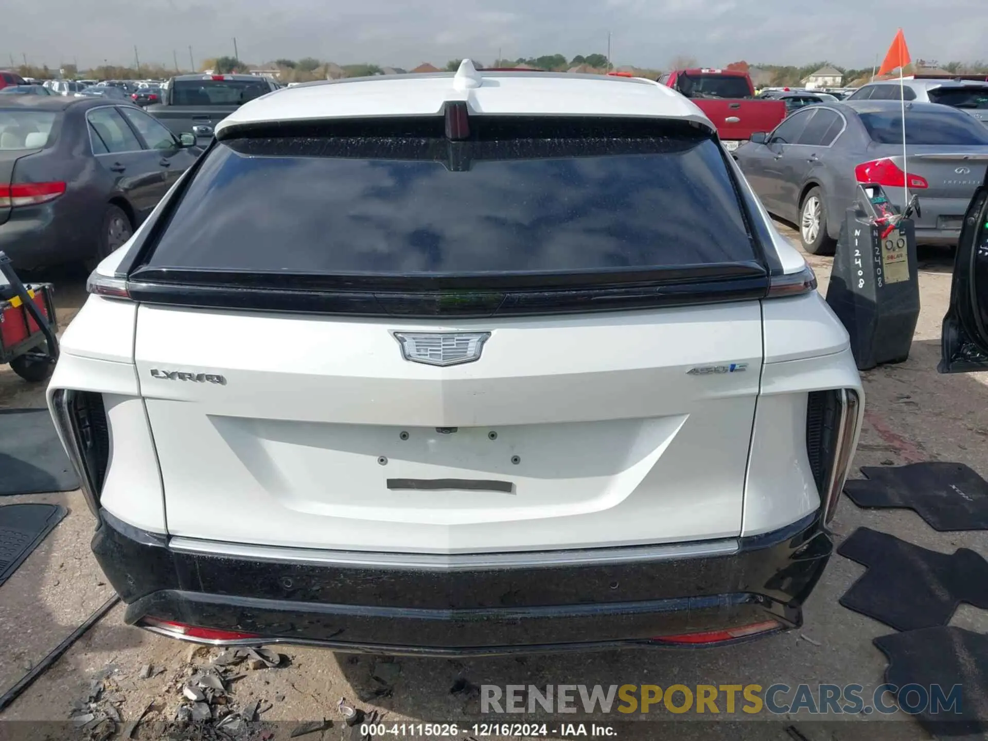 15 Photograph of a damaged car 1GYKPMRK5RZ126406 CADILLAC LYRIQ 2024