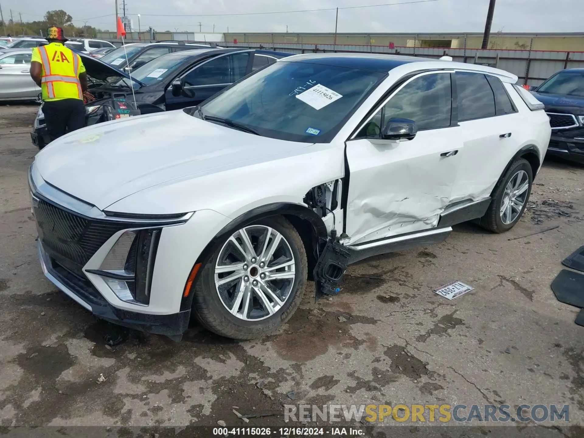 2 Photograph of a damaged car 1GYKPMRK5RZ126406 CADILLAC LYRIQ 2024