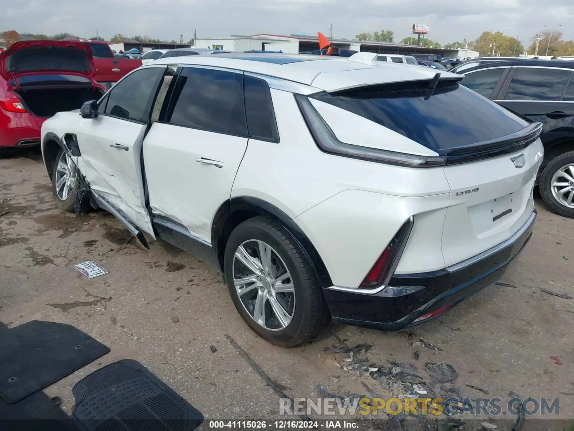 3 Photograph of a damaged car 1GYKPMRK5RZ126406 CADILLAC LYRIQ 2024