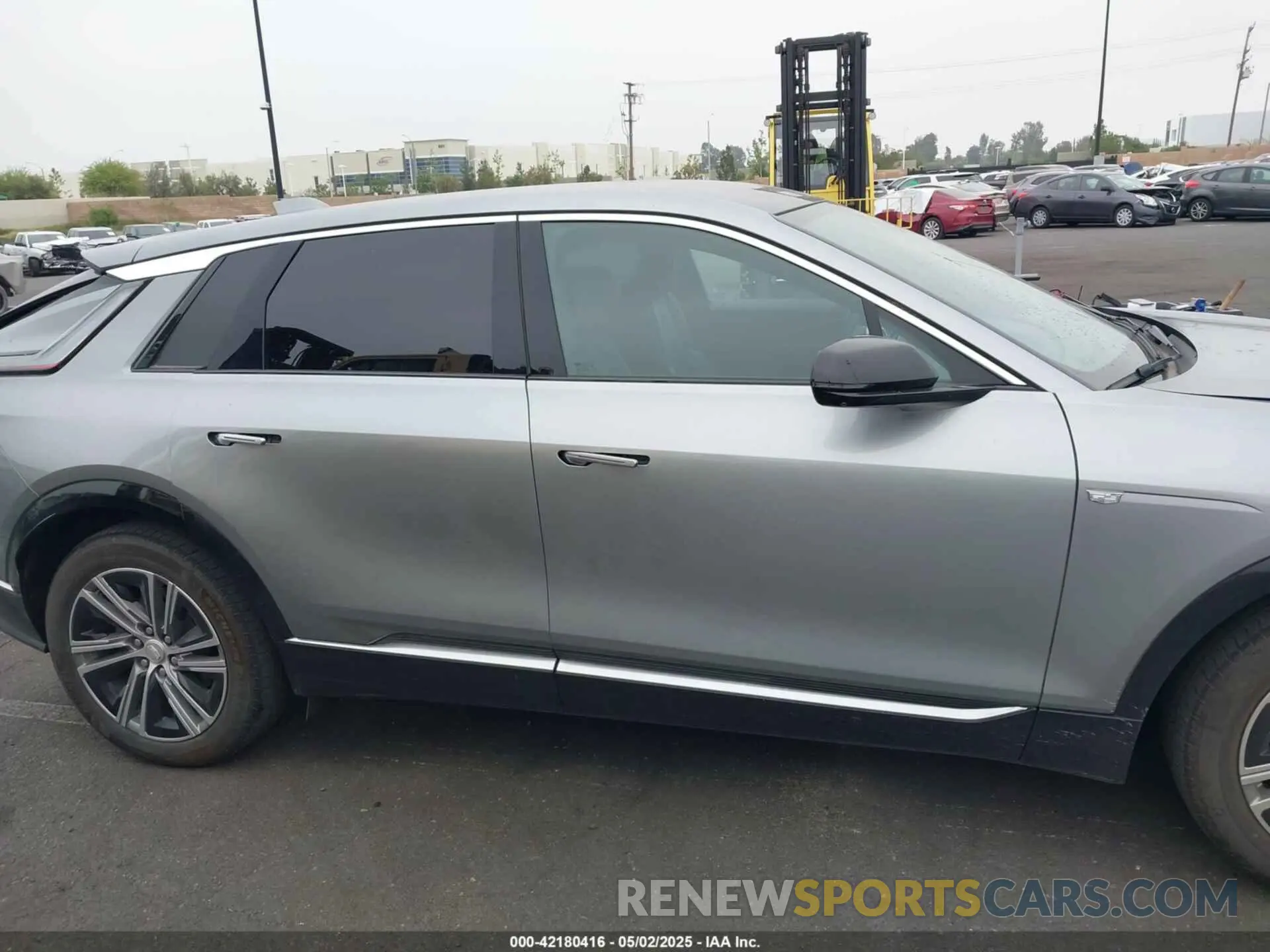 14 Photograph of a damaged car 1GYKPPRK1RZ109216 CADILLAC LYRIQ 2024