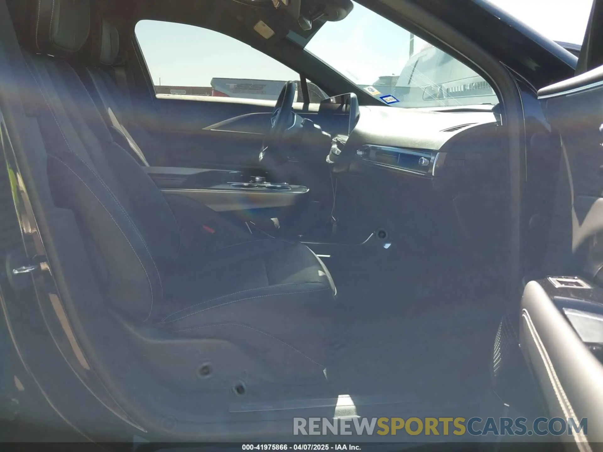 5 Photograph of a damaged car 1GYKPPRK9RZ101820 CADILLAC LYRIQ 2024