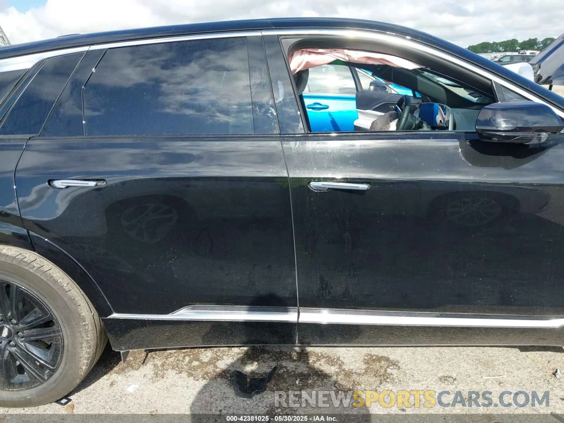 13 Photograph of a damaged car 1GYKPRRK2RZ111553 CADILLAC LYRIQ 2024