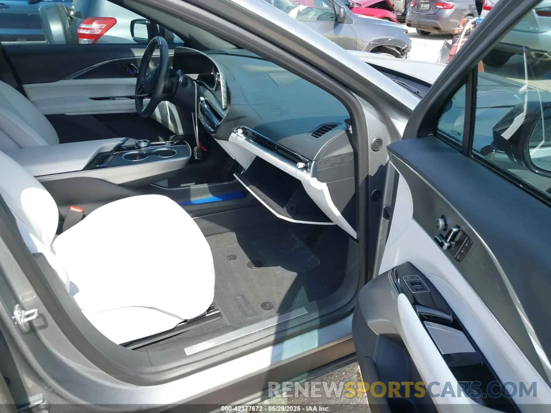 5 Photograph of a damaged car 1GYKPSRLXRZ120713 CADILLAC LYRIQ 2024