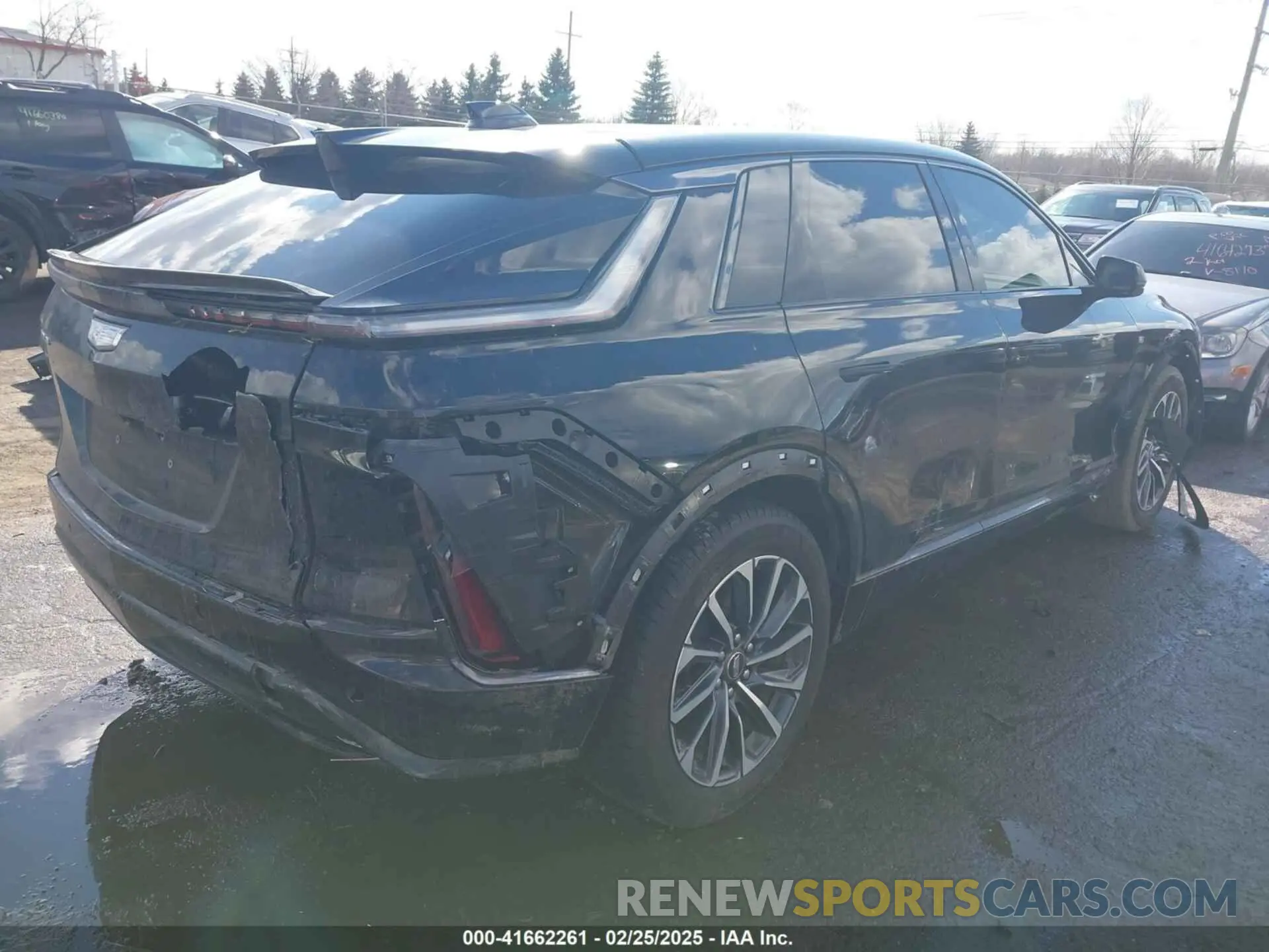 4 Photograph of a damaged car 1GYKPVRL9RZ111390 CADILLAC LYRIQ 2024