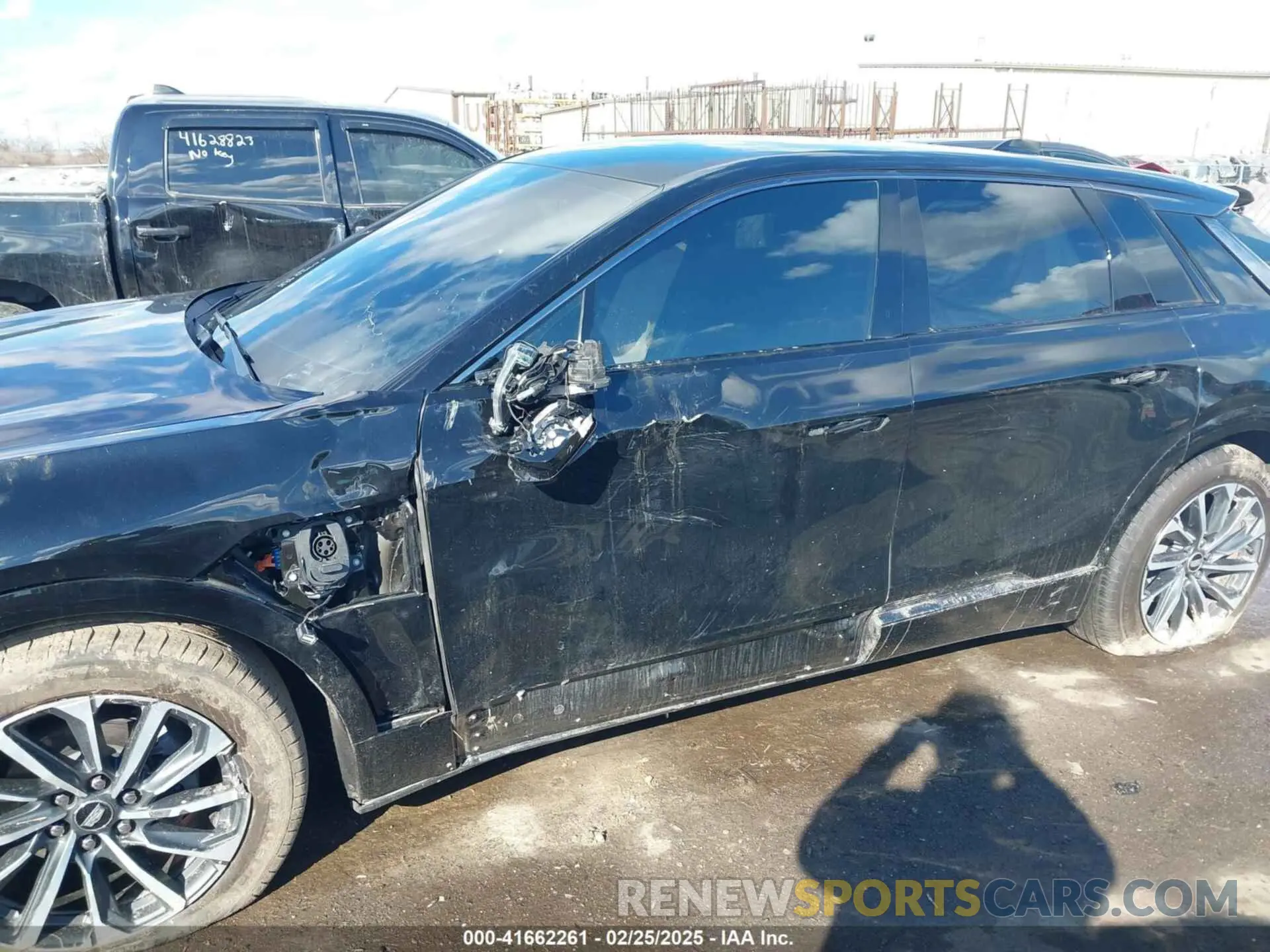 6 Photograph of a damaged car 1GYKPVRL9RZ111390 CADILLAC LYRIQ 2024