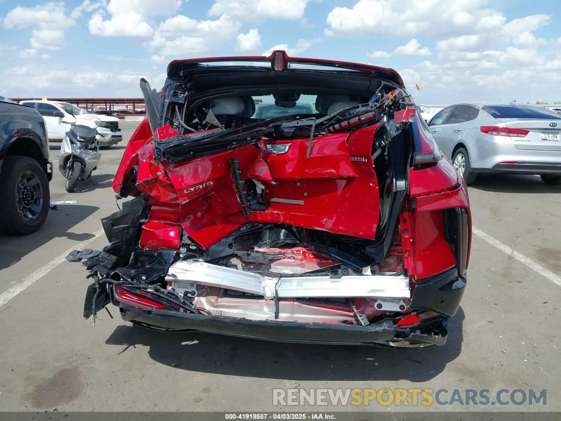 16 Photograph of a damaged car 1GYKPWRL1RZ129064 CADILLAC LYRIQ 2024
