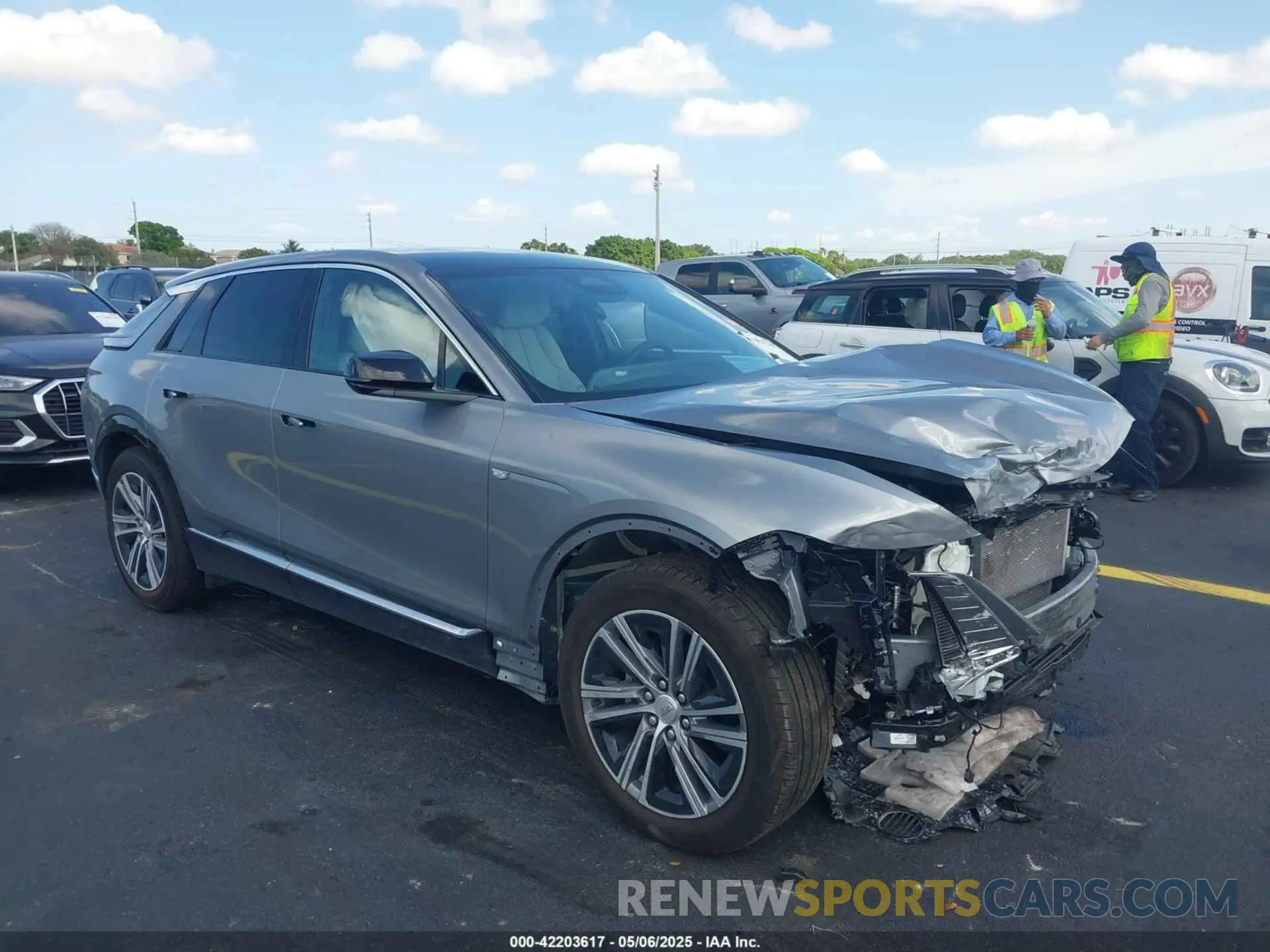 1 Photograph of a damaged car 1GYKPNRK2SZ301528 CADILLAC LYRIQ 2025