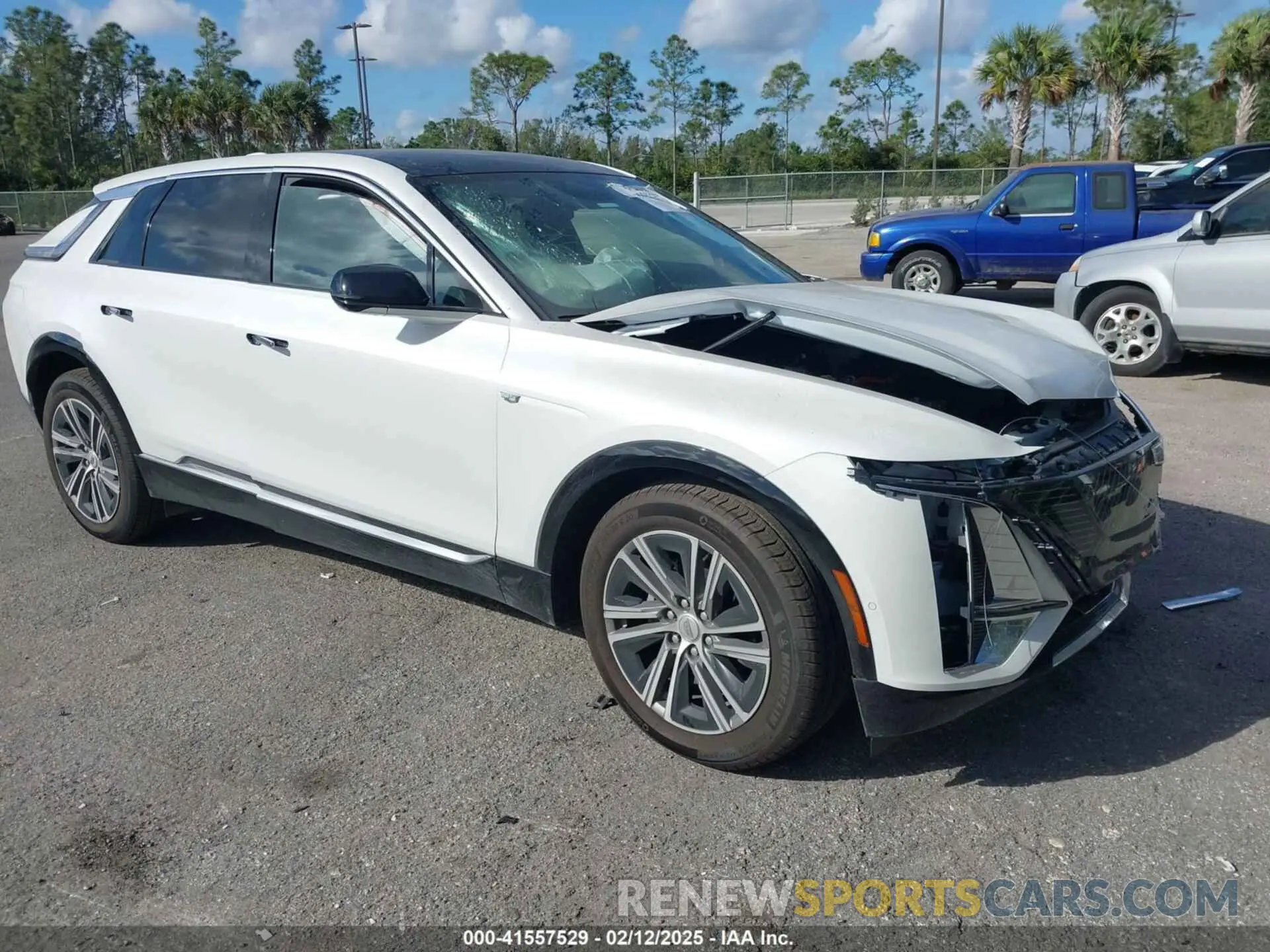 1 Photograph of a damaged car 1GYKPNRL8SZ303485 CADILLAC LYRIQ 2025