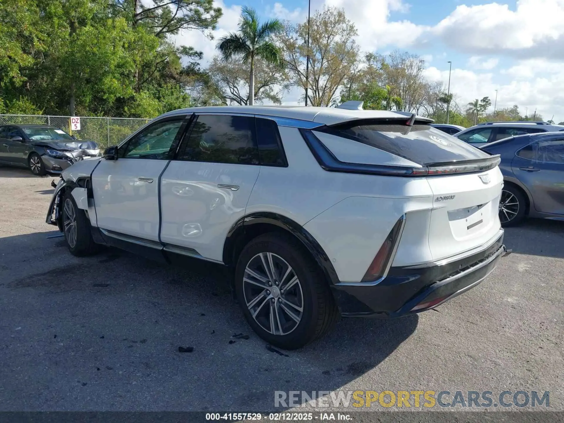 3 Photograph of a damaged car 1GYKPNRL8SZ303485 CADILLAC LYRIQ 2025