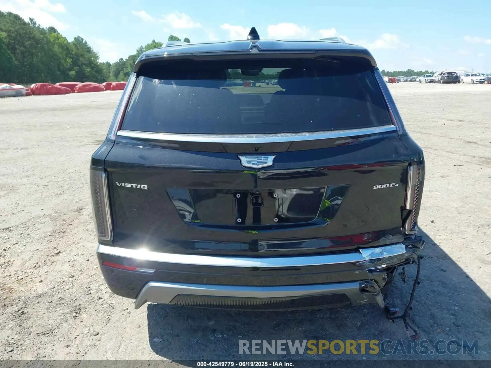 16 Photograph of a damaged car 1GYC3KMLXTZ701319 CADILLAC VISTIQ 2026