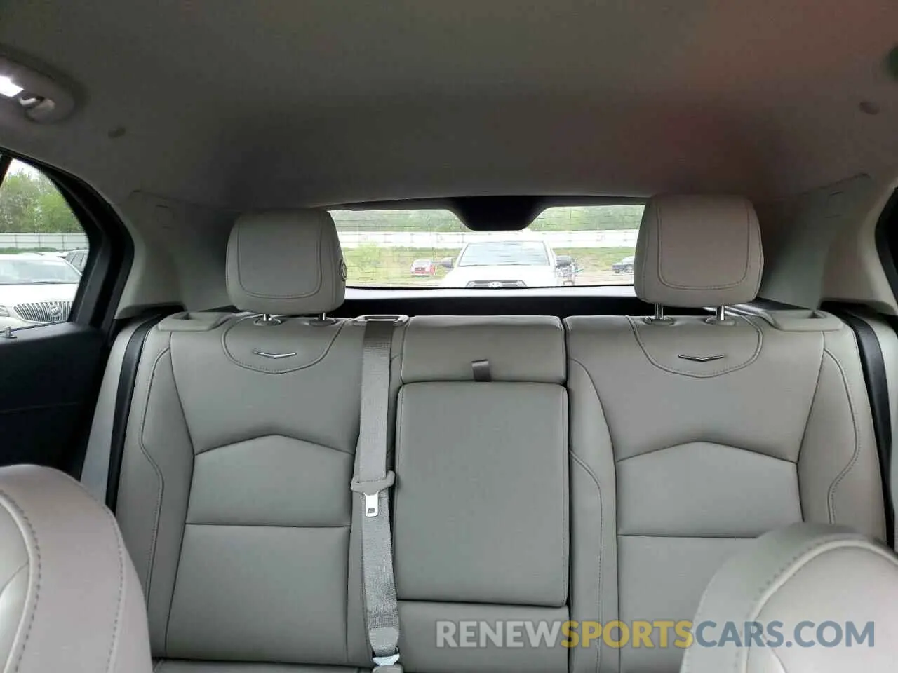 10 Photograph of a damaged car 1GYAZAR43KF115563 CADILLAC XT4 2019