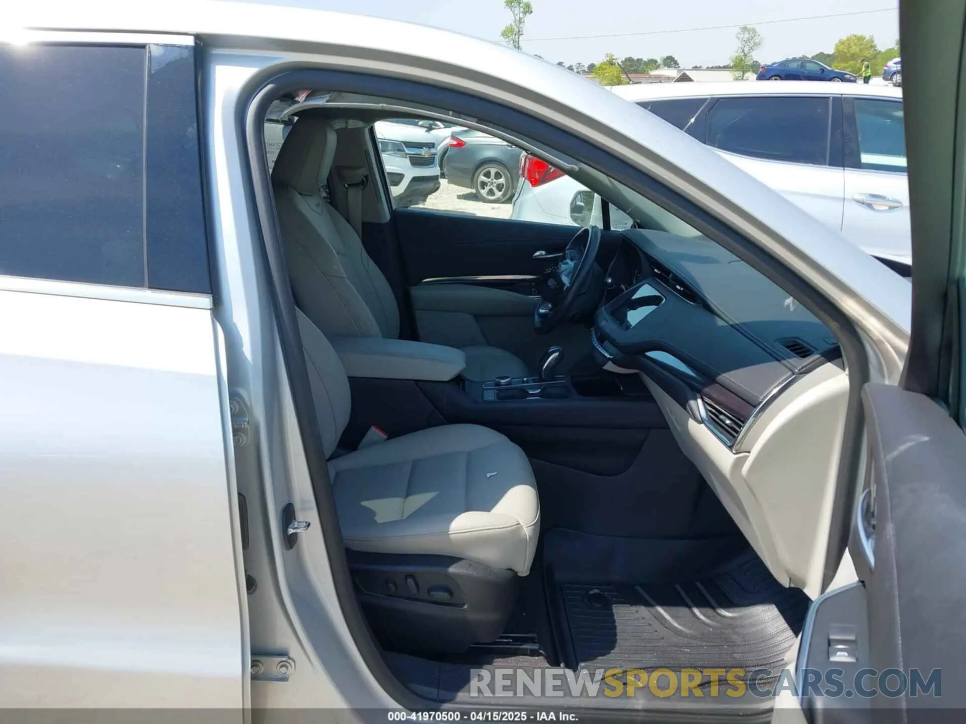 5 Photograph of a damaged car 1GYAZAR43KF211662 CADILLAC XT4 2019