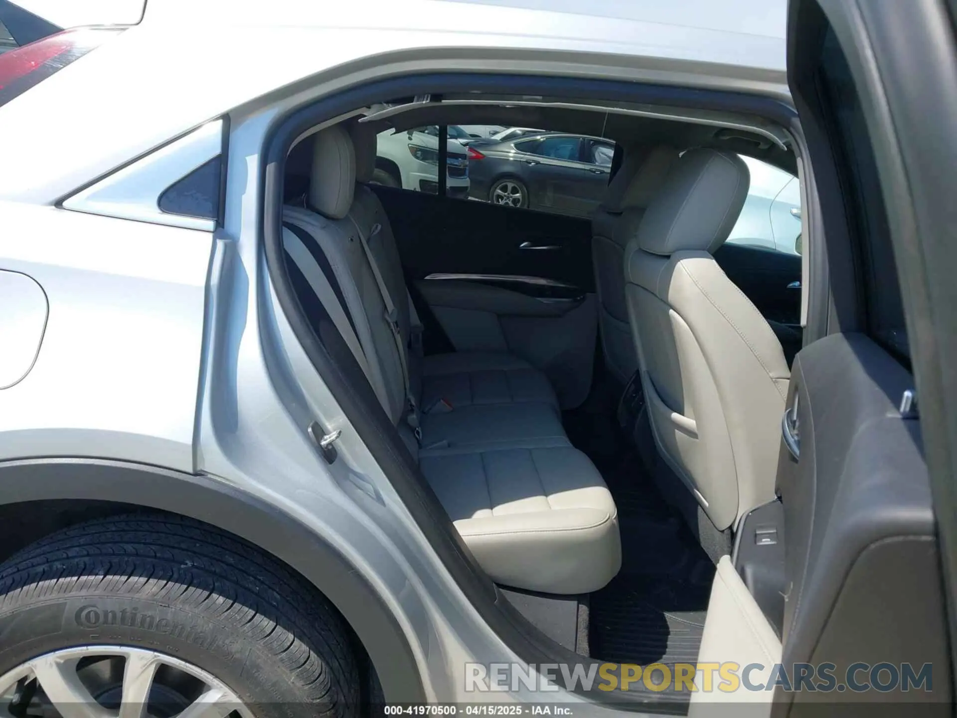 8 Photograph of a damaged car 1GYAZAR43KF211662 CADILLAC XT4 2019