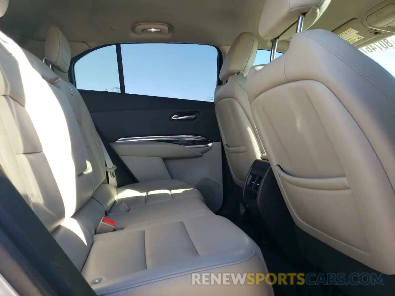 11 Photograph of a damaged car 1GYAZAR46KF118537 CADILLAC XT4 2019