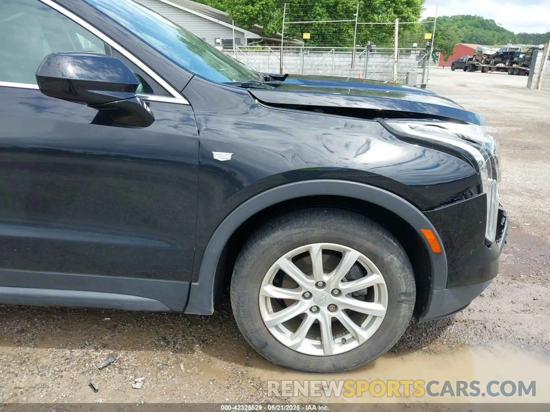 17 Photograph of a damaged car 1GYFZBR41KF150209 CADILLAC XT4 2019