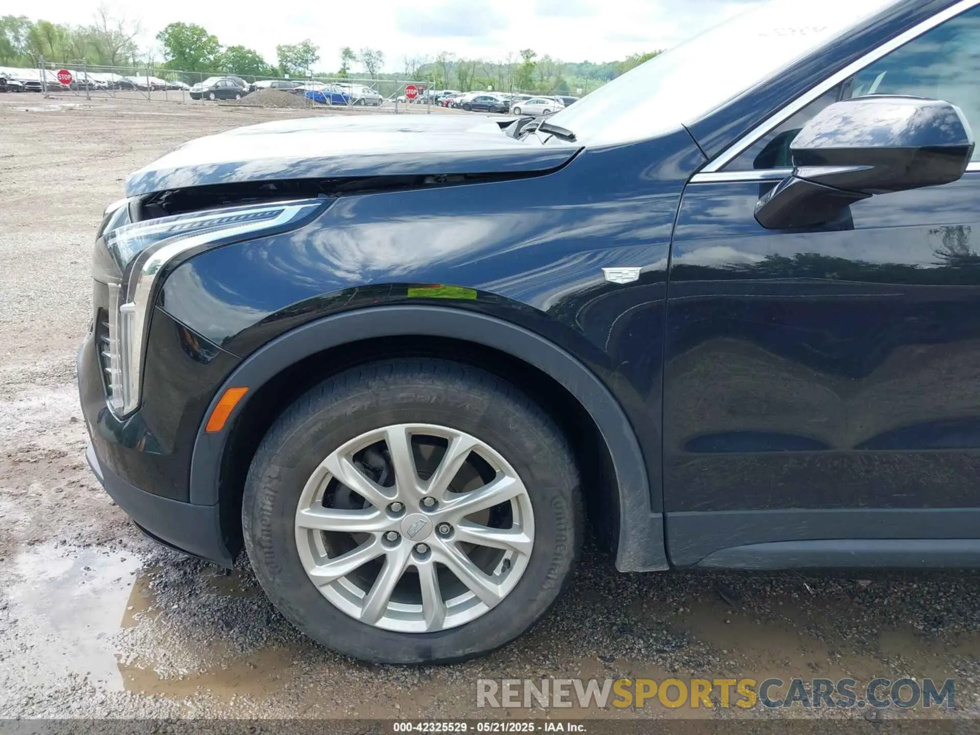 18 Photograph of a damaged car 1GYFZBR41KF150209 CADILLAC XT4 2019