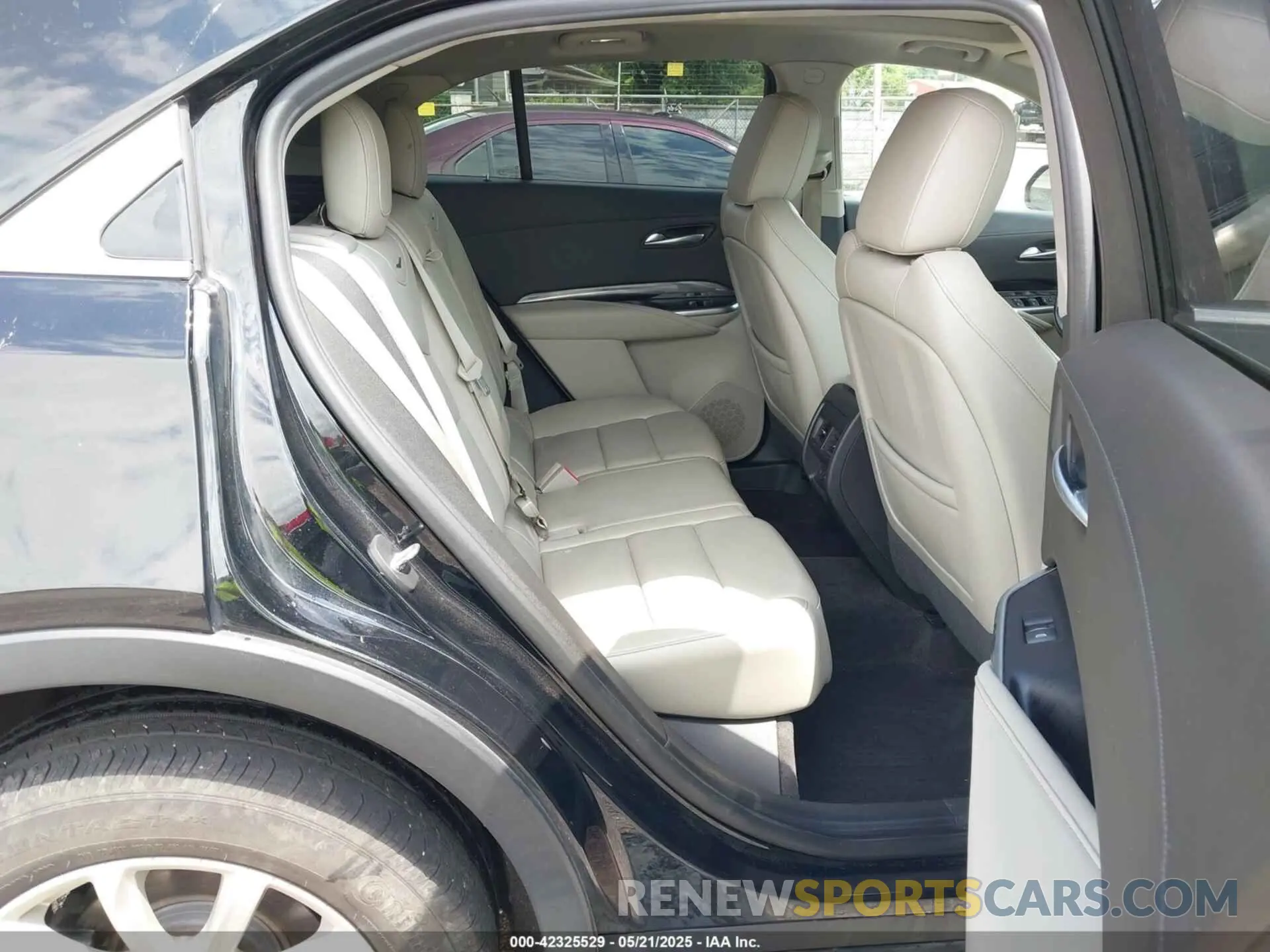 8 Photograph of a damaged car 1GYFZBR41KF150209 CADILLAC XT4 2019