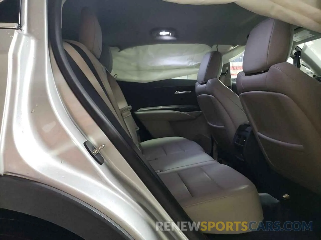 10 Photograph of a damaged car 1GYFZBR44KF128401 CADILLAC XT4 2019