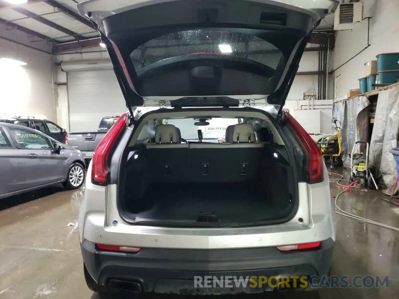 6 Photograph of a damaged car 1GYFZBR44KF128401 CADILLAC XT4 2019