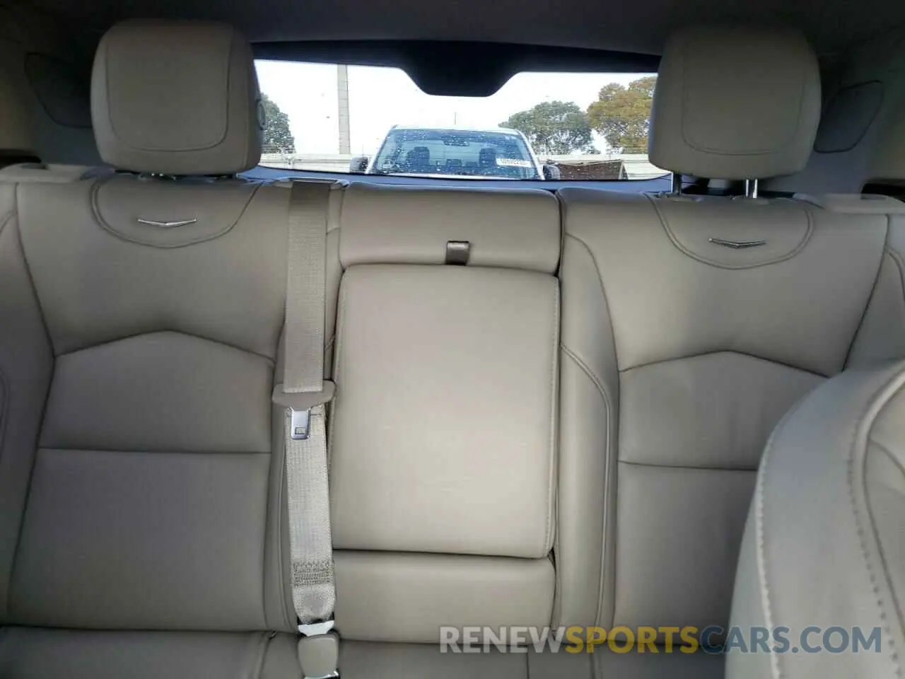 10 Photograph of a damaged car 1GYFZCR40KF180047 CADILLAC XT4 2019