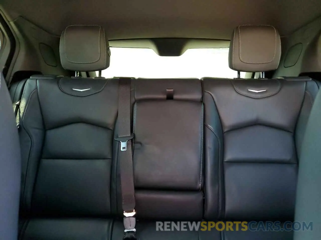 10 Photograph of a damaged car 1GYFZCR40KF218912 CADILLAC XT4 2019