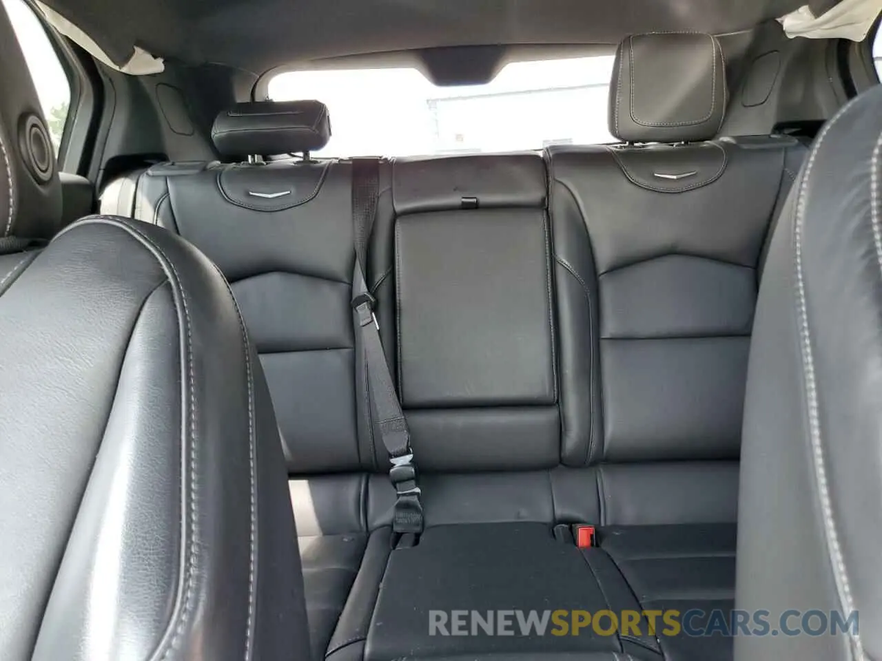 10 Photograph of a damaged car 1GYFZCR41KF127888 CADILLAC XT4 2019