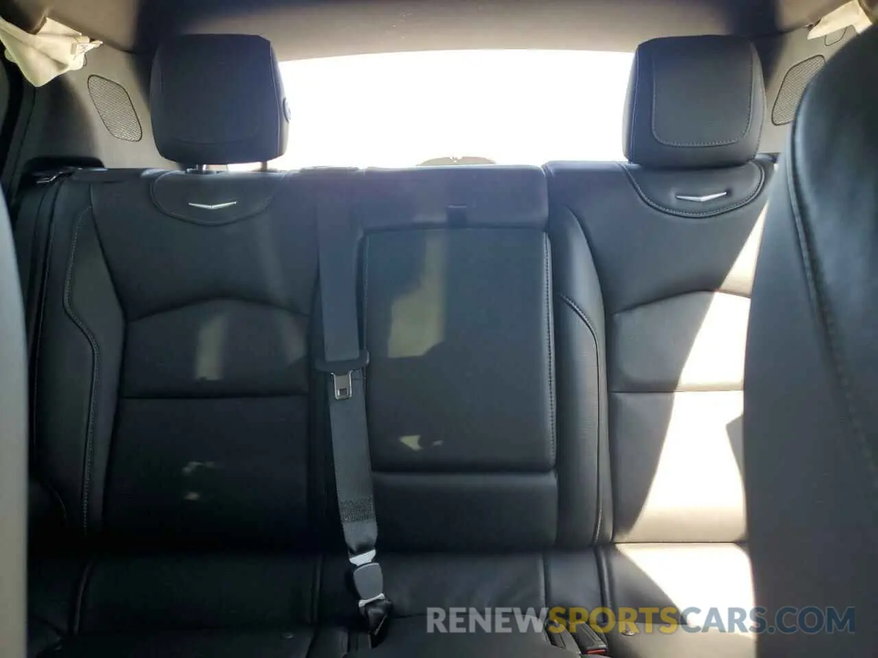 10 Photograph of a damaged car 1GYFZCR41KF142472 CADILLAC XT4 2019