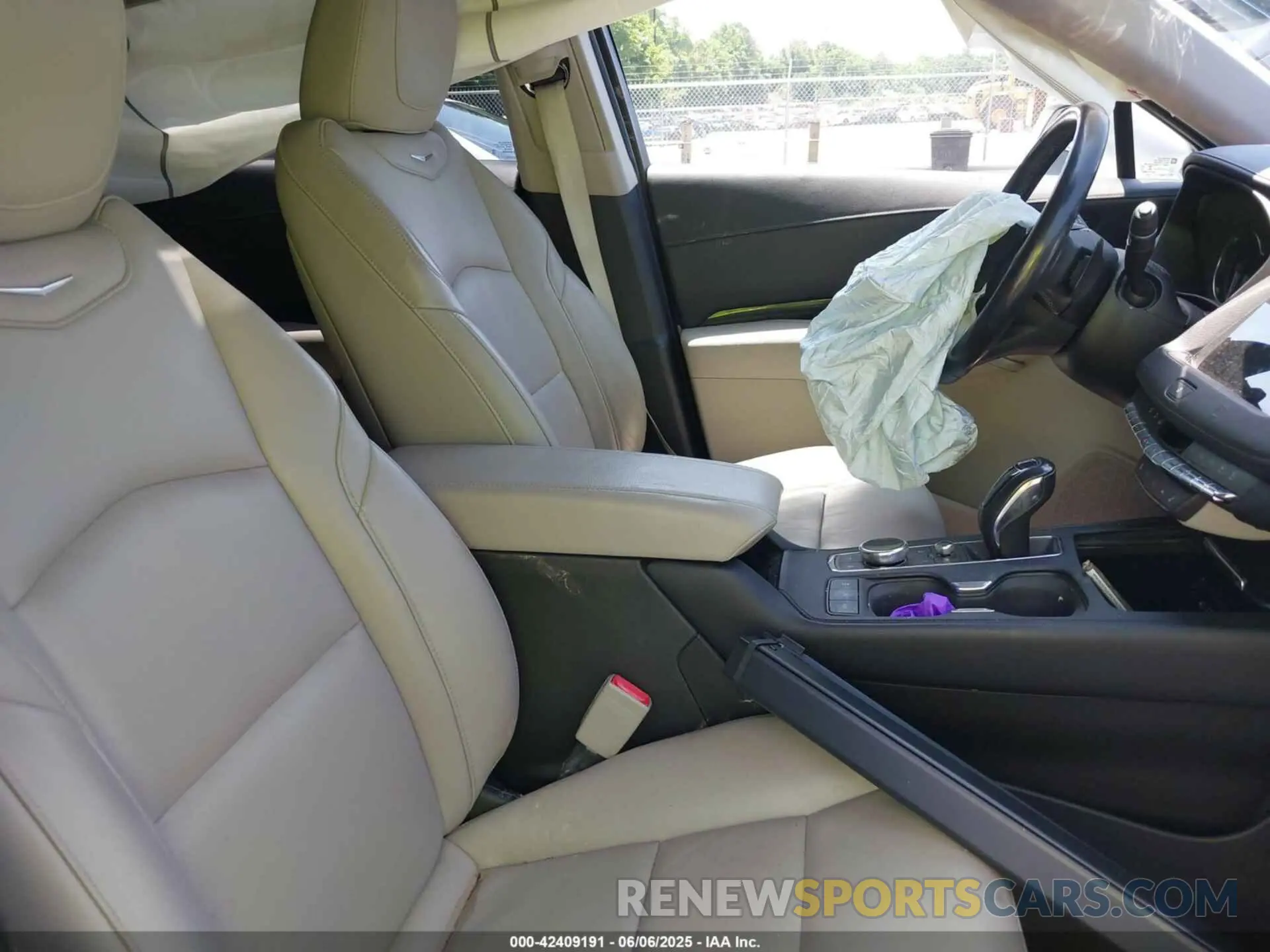 5 Photograph of a damaged car 1GYFZCR42KF162486 CADILLAC XT4 2019