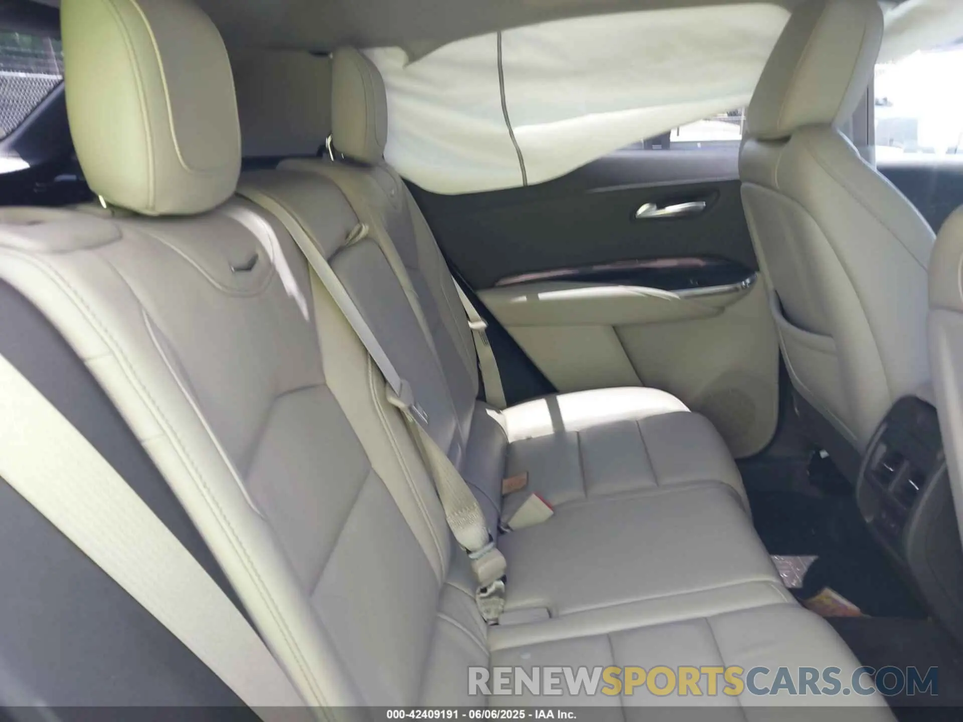 8 Photograph of a damaged car 1GYFZCR42KF162486 CADILLAC XT4 2019