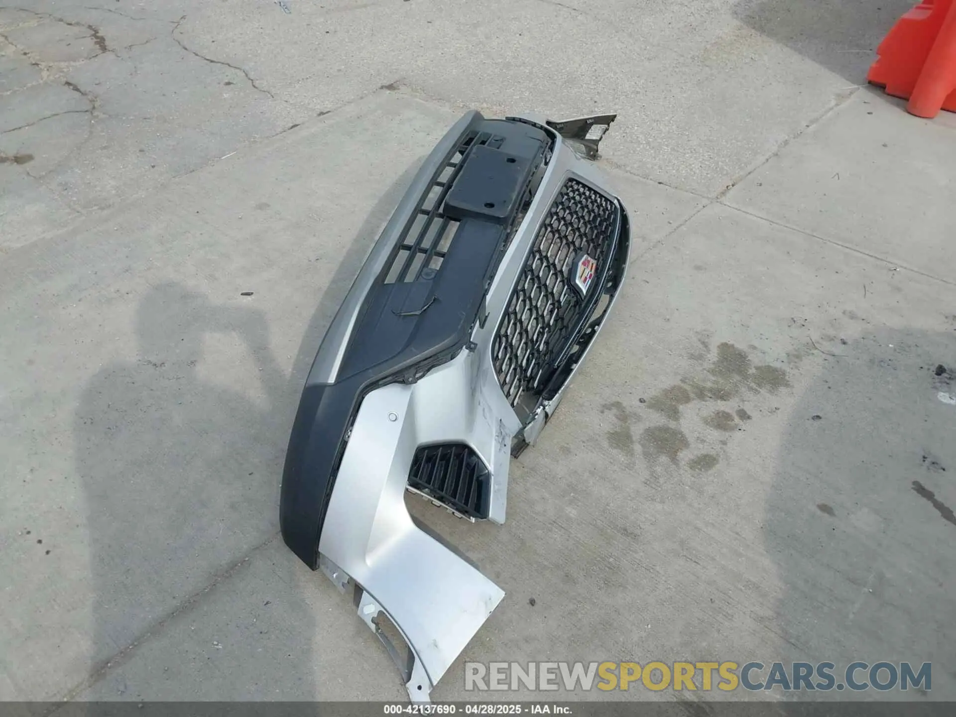 12 Photograph of a damaged car 1GYFZCR42KF189610 CADILLAC XT4 2019