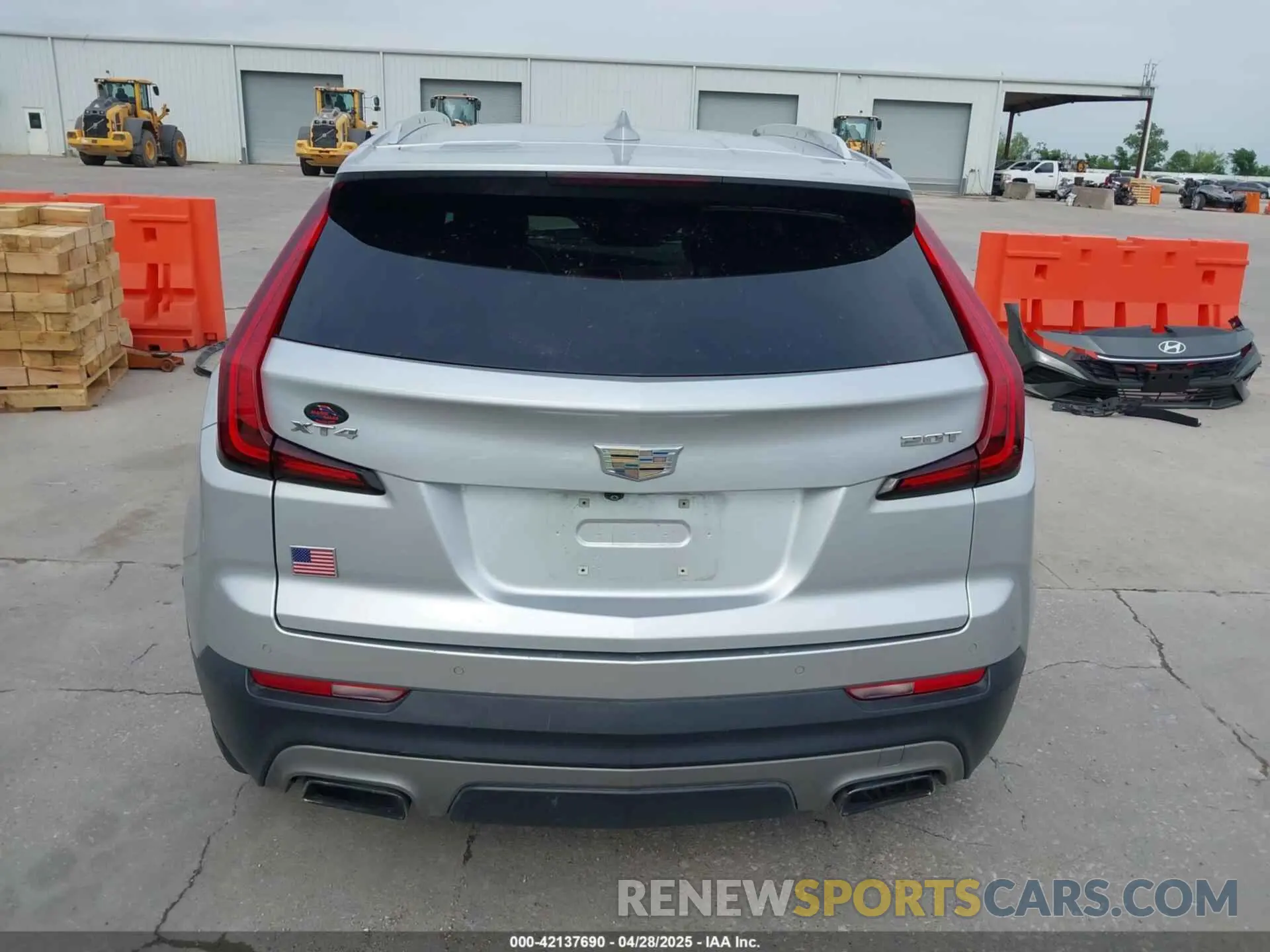 17 Photograph of a damaged car 1GYFZCR42KF189610 CADILLAC XT4 2019
