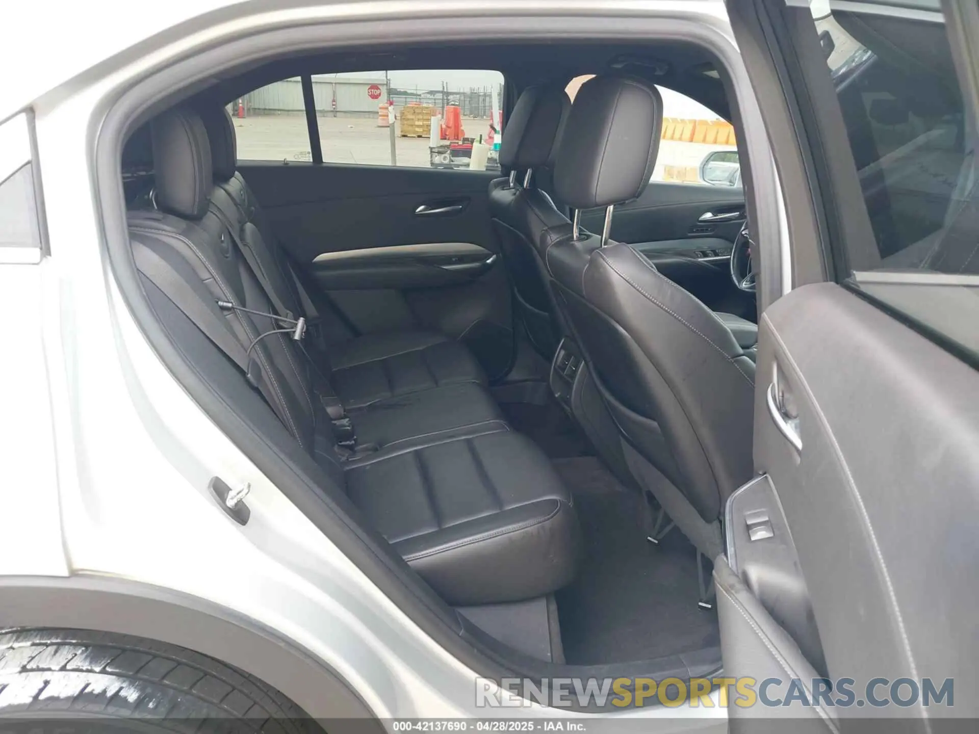 8 Photograph of a damaged car 1GYFZCR42KF189610 CADILLAC XT4 2019