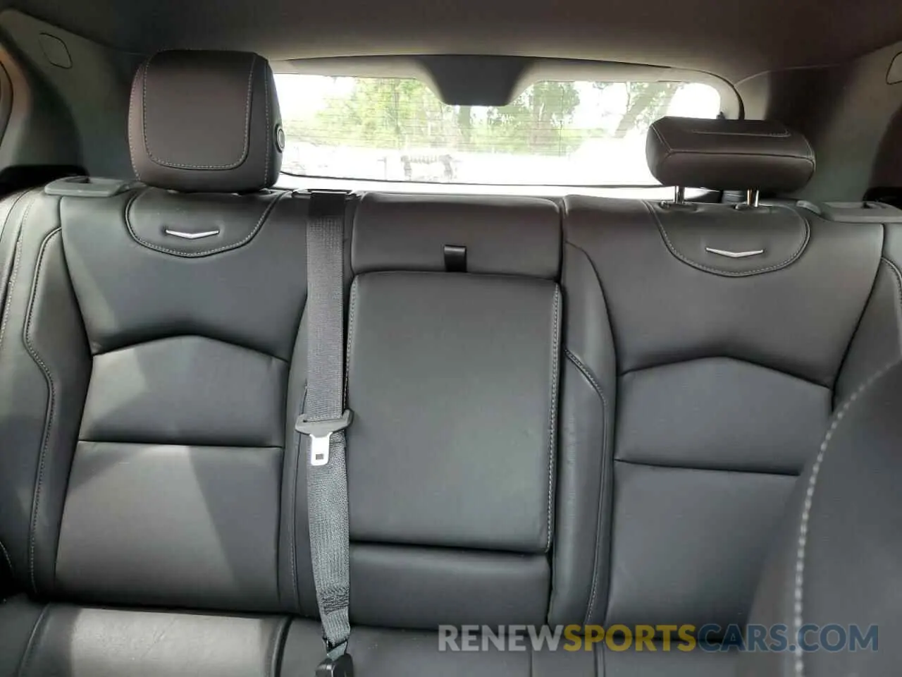 10 Photograph of a damaged car 1GYFZCR44KF195554 CADILLAC XT4 2019