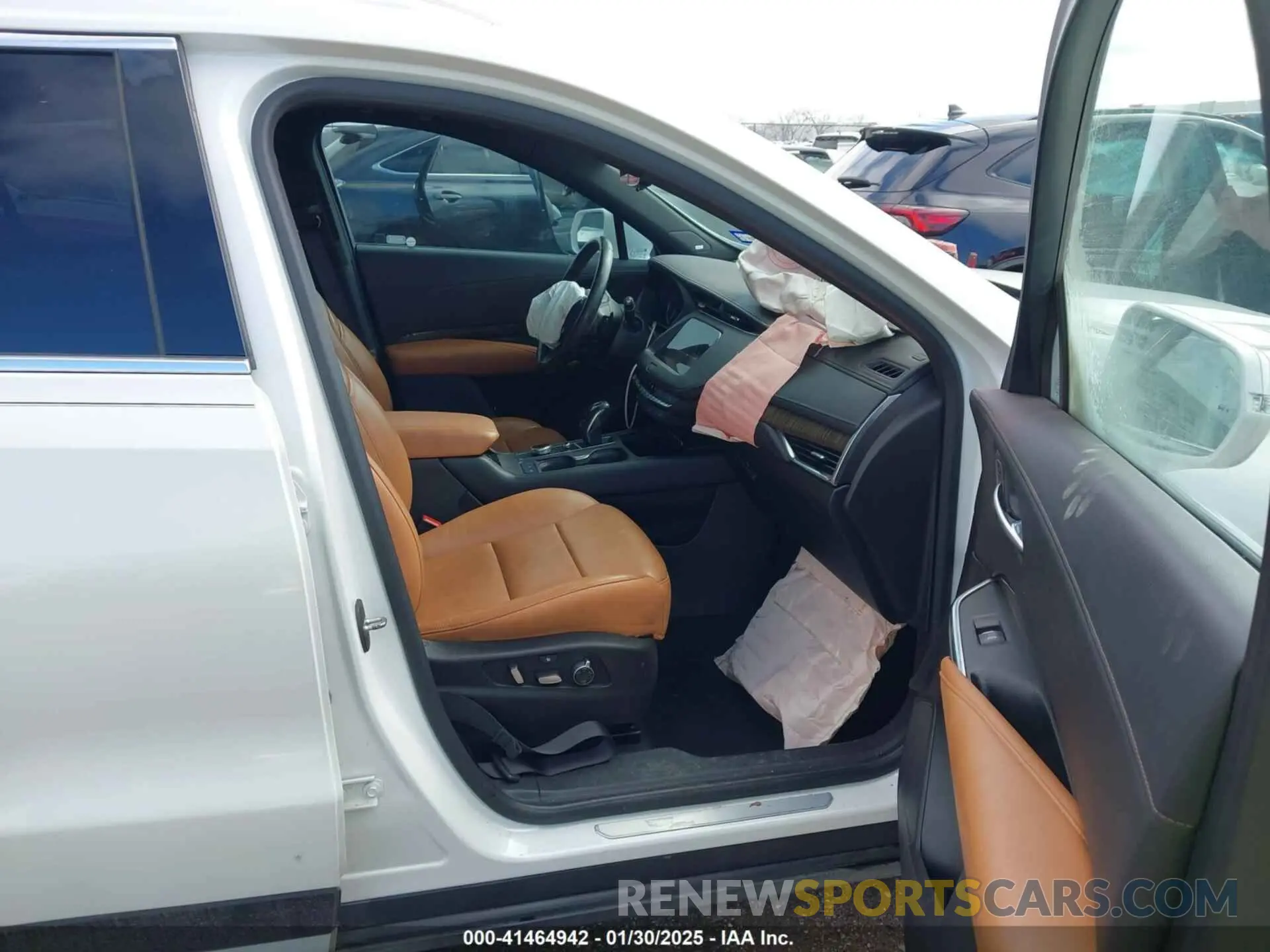 5 Photograph of a damaged car 1GYFZCR45KF133712 CADILLAC XT4 2019