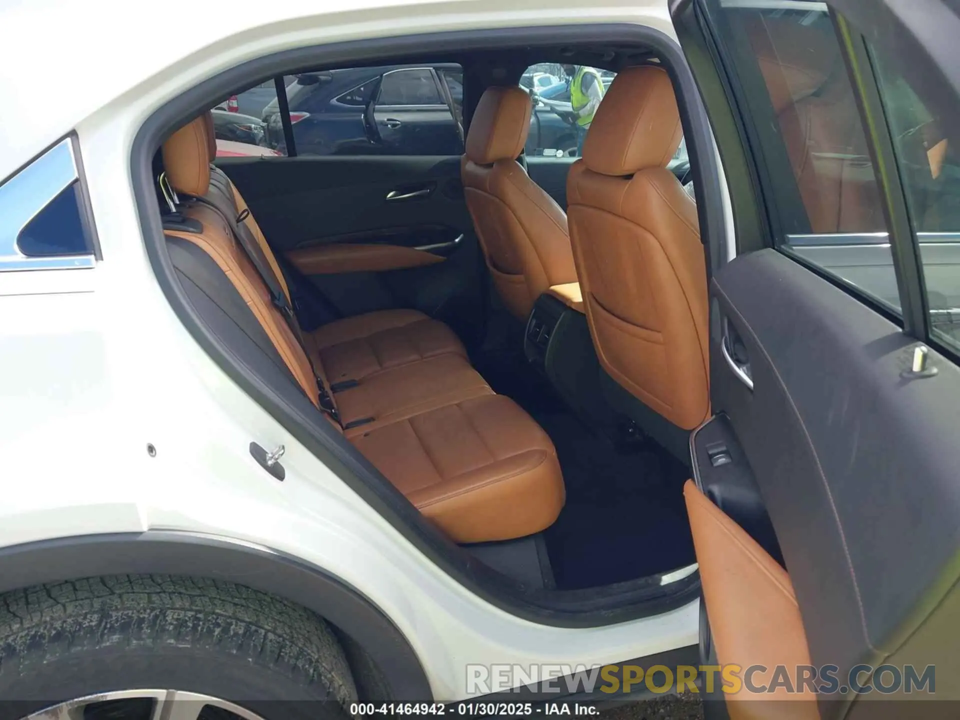8 Photograph of a damaged car 1GYFZCR45KF133712 CADILLAC XT4 2019