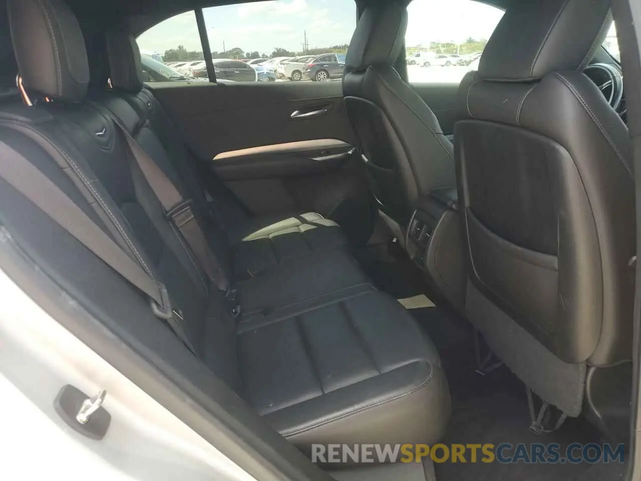 11 Photograph of a damaged car 1GYFZCR45KF197569 CADILLAC XT4 2019