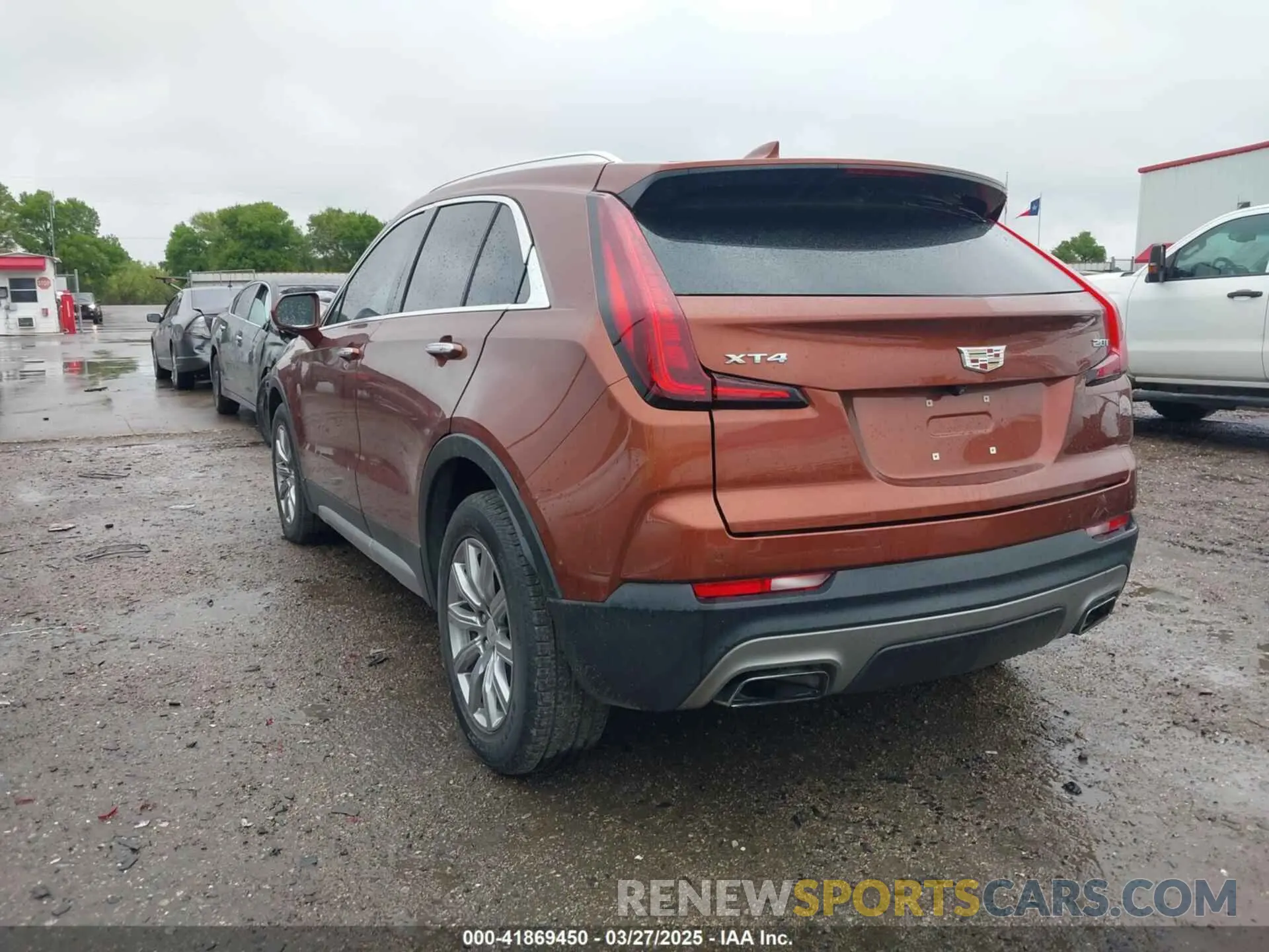 3 Photograph of a damaged car 1GYFZCR48KF208483 CADILLAC XT4 2019