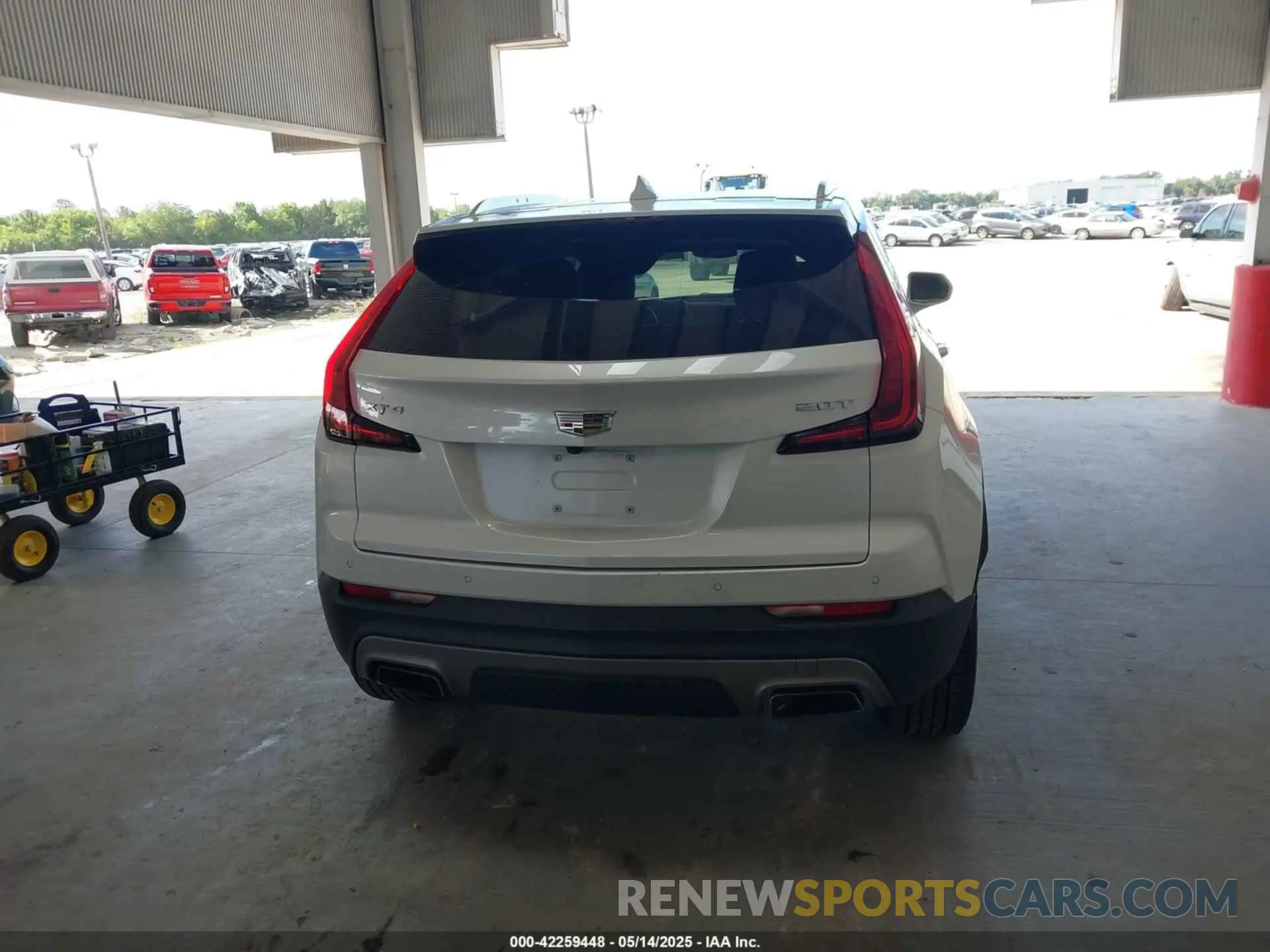 17 Photograph of a damaged car 1GYFZCR49KF142039 CADILLAC XT4 2019