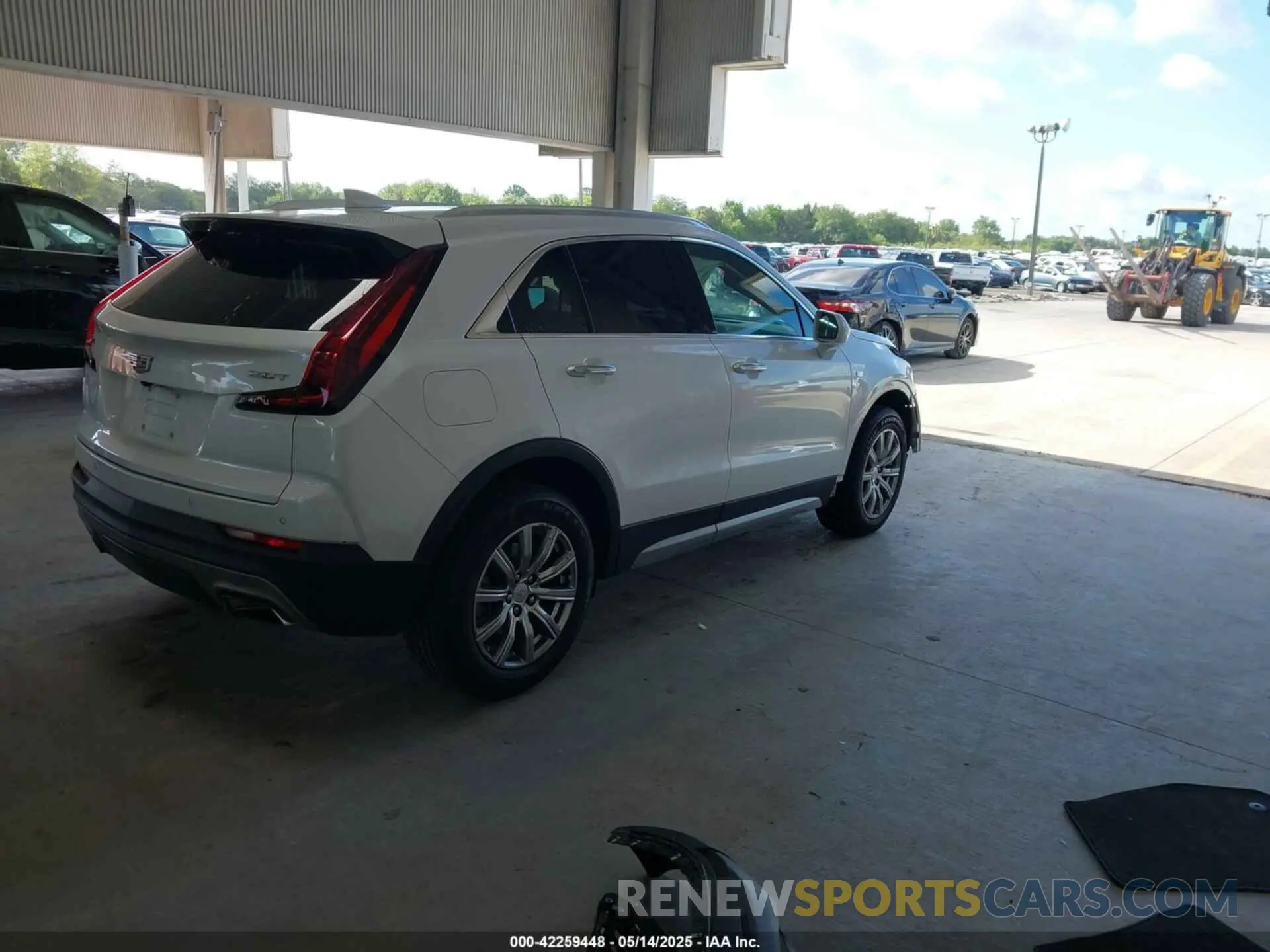 4 Photograph of a damaged car 1GYFZCR49KF142039 CADILLAC XT4 2019