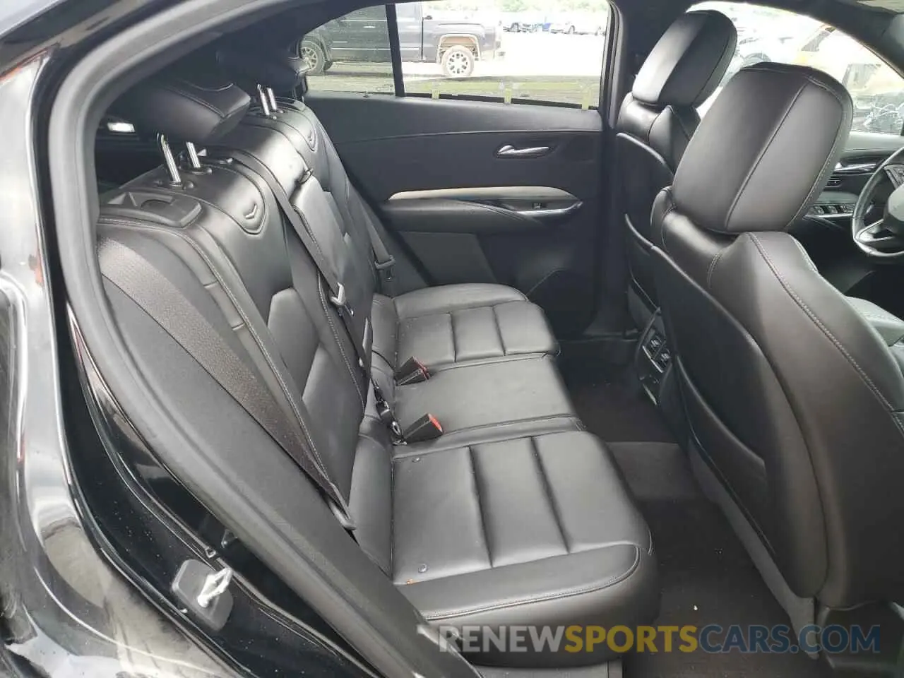 10 Photograph of a damaged car 1GYFZCR49KF147242 CADILLAC XT4 2019