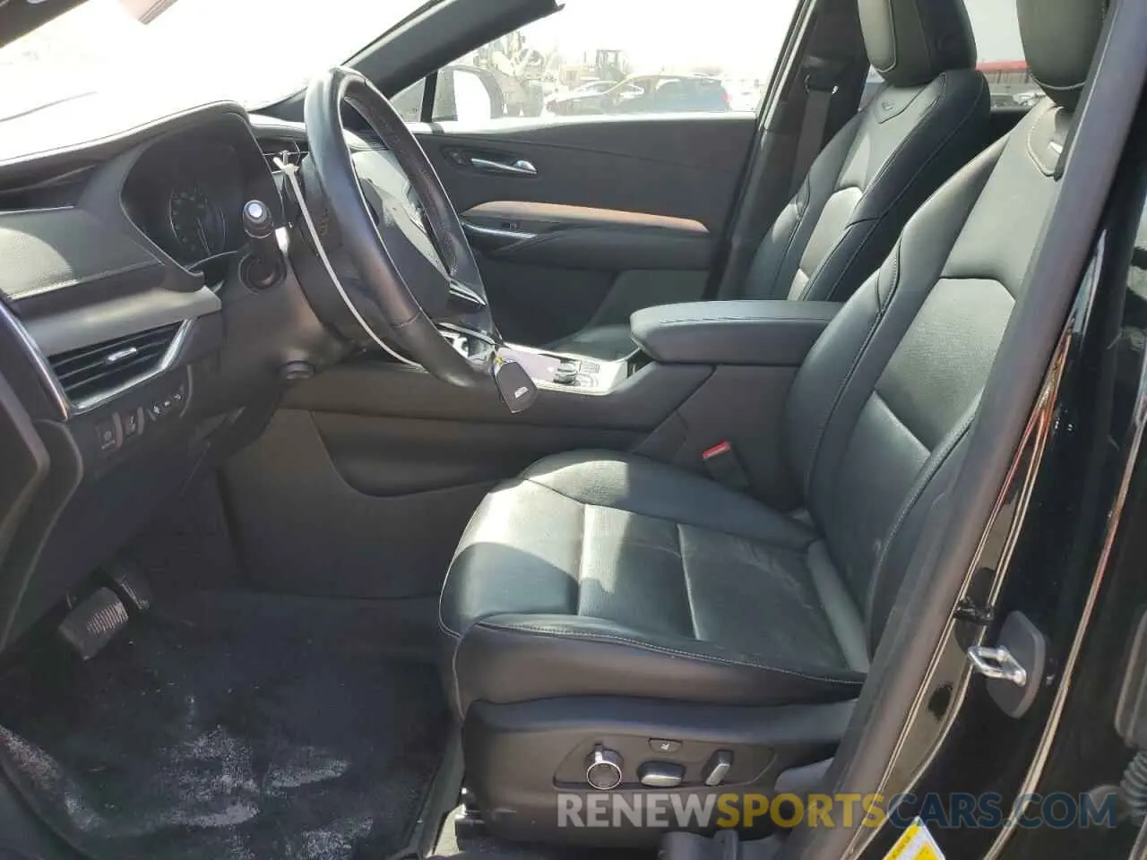 7 Photograph of a damaged car 1GYFZDR40KF141030 CADILLAC XT4 2019