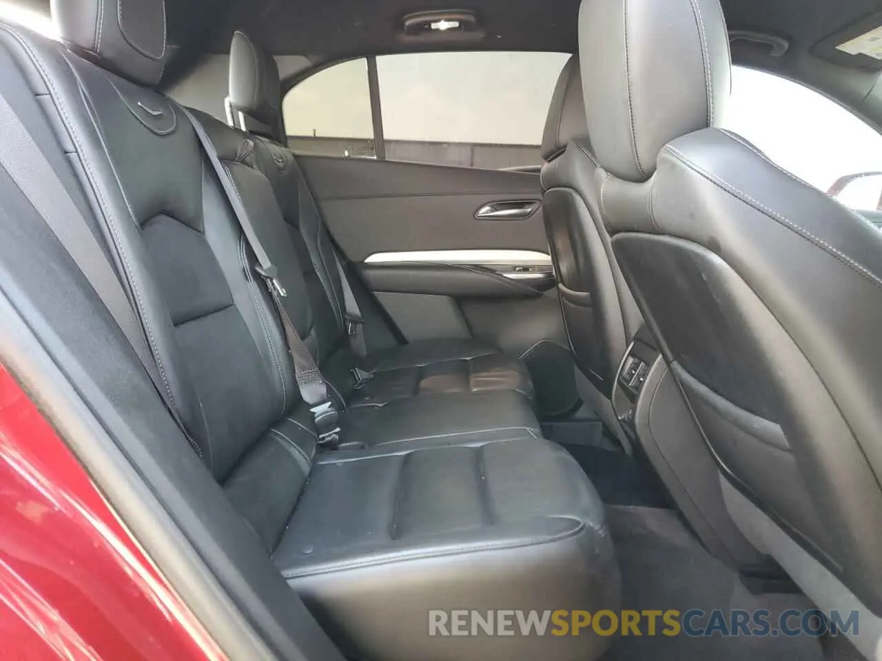 11 Photograph of a damaged car 1GYFZDR41KF213806 CADILLAC XT4 2019
