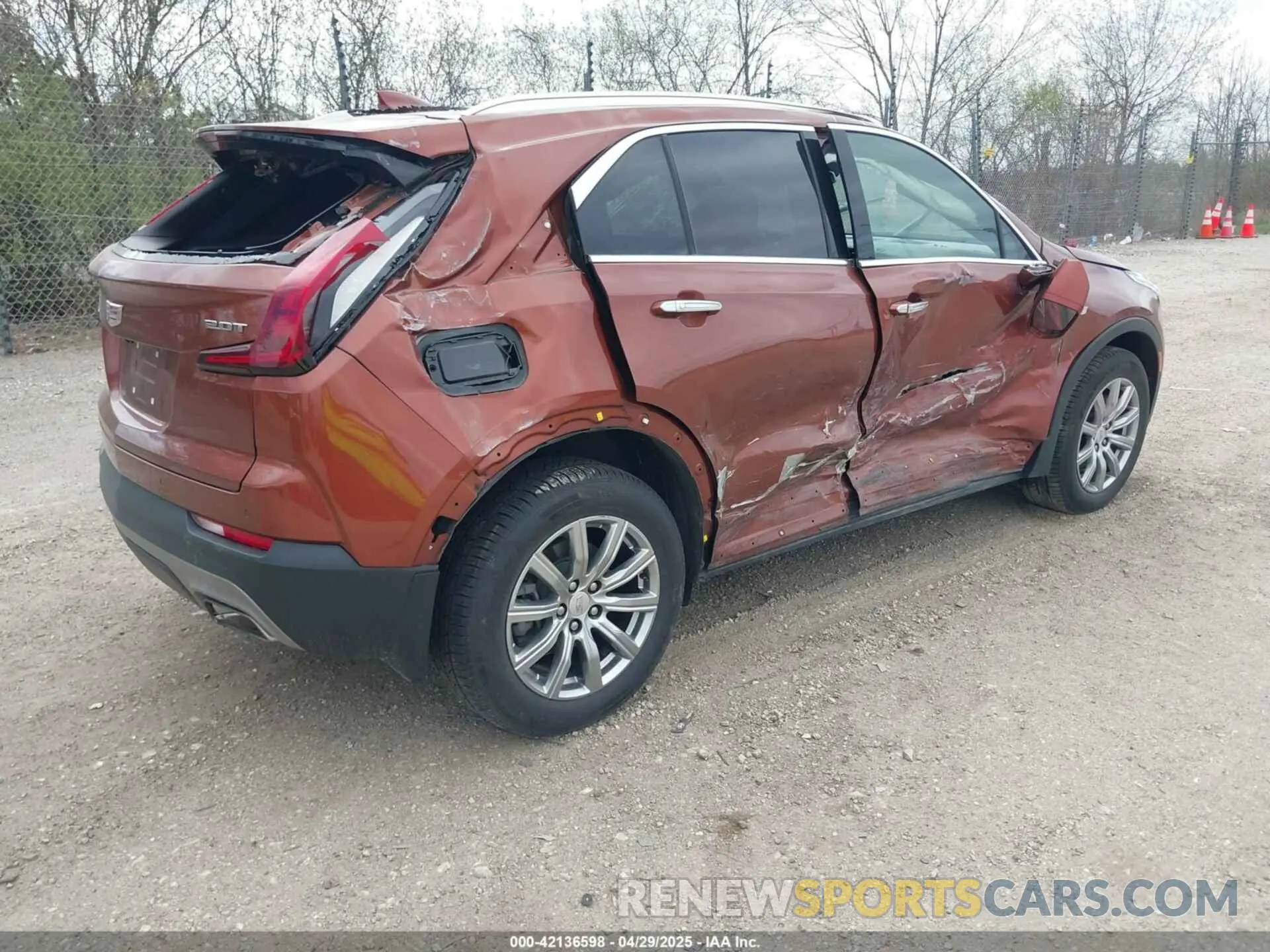 4 Photograph of a damaged car 1GYFZDR45KF183306 CADILLAC XT4 2019