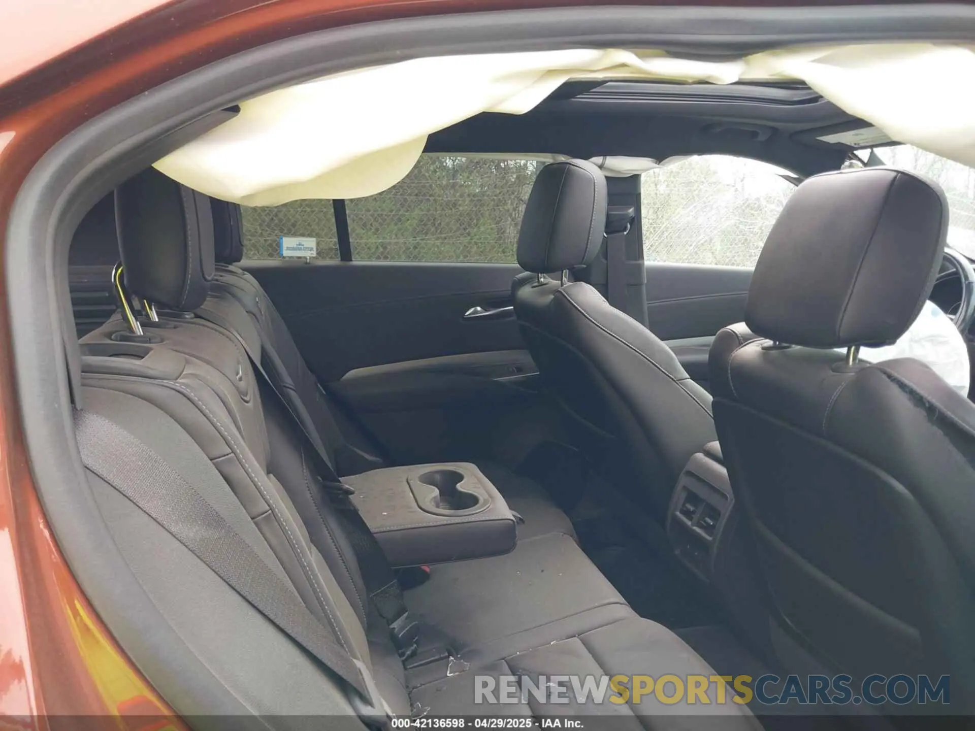 8 Photograph of a damaged car 1GYFZDR45KF183306 CADILLAC XT4 2019