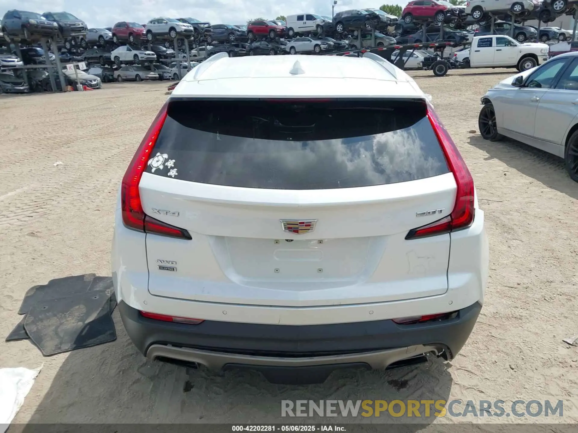 16 Photograph of a damaged car 1GYFZDR48KF131619 CADILLAC XT4 2019